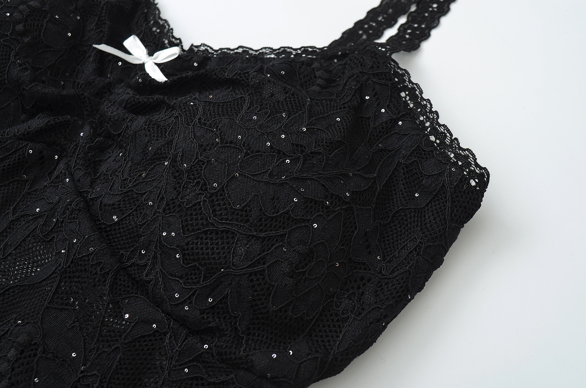 V-neck camisole lace ruffle sequin camisole