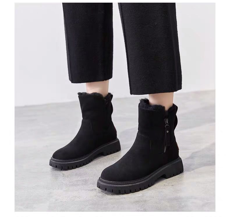 Winter women's boots with thick and warm cotton shoes and fur integrated in the middle tube and velvet