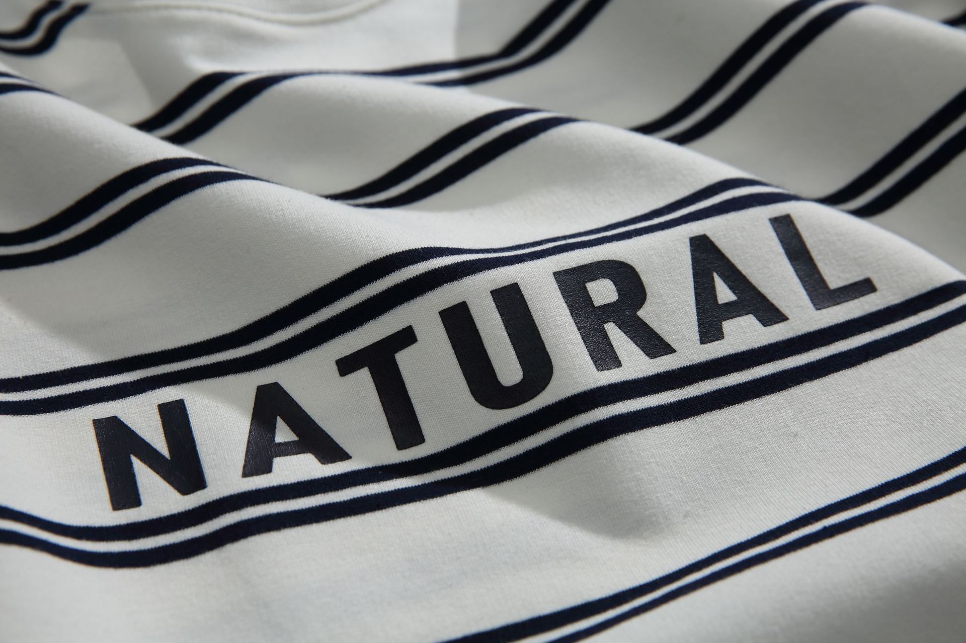 Color blocking striped round neck short sleeved casual T-shirt for men and women