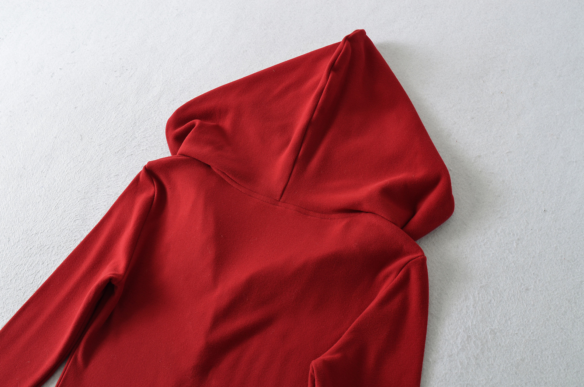 Form-Fitting Polyester Pullover Hoodie