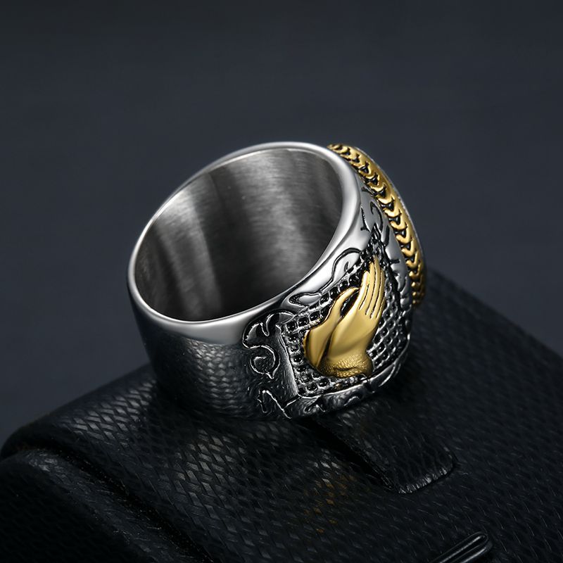 Hot selling P jewelry titanium steel color retaining vacuum gold plated God's Hand men's ring
