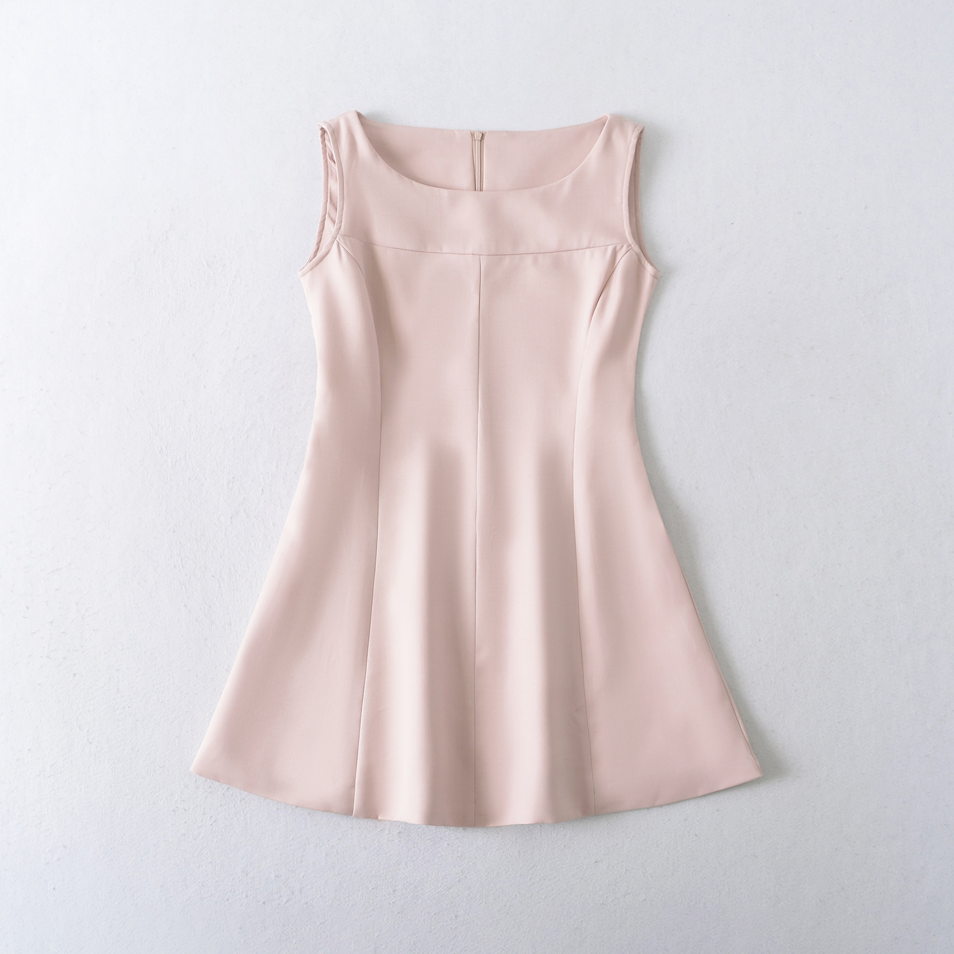 Sleeve-Free Fitted Flared Short Gown