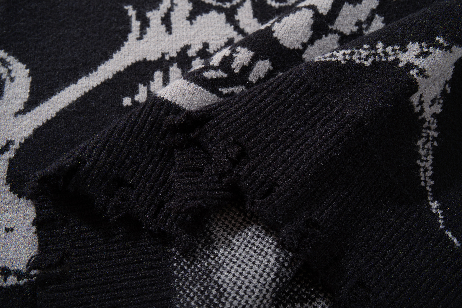 Loose Jacquard Sleeveless Acrylic Sweater