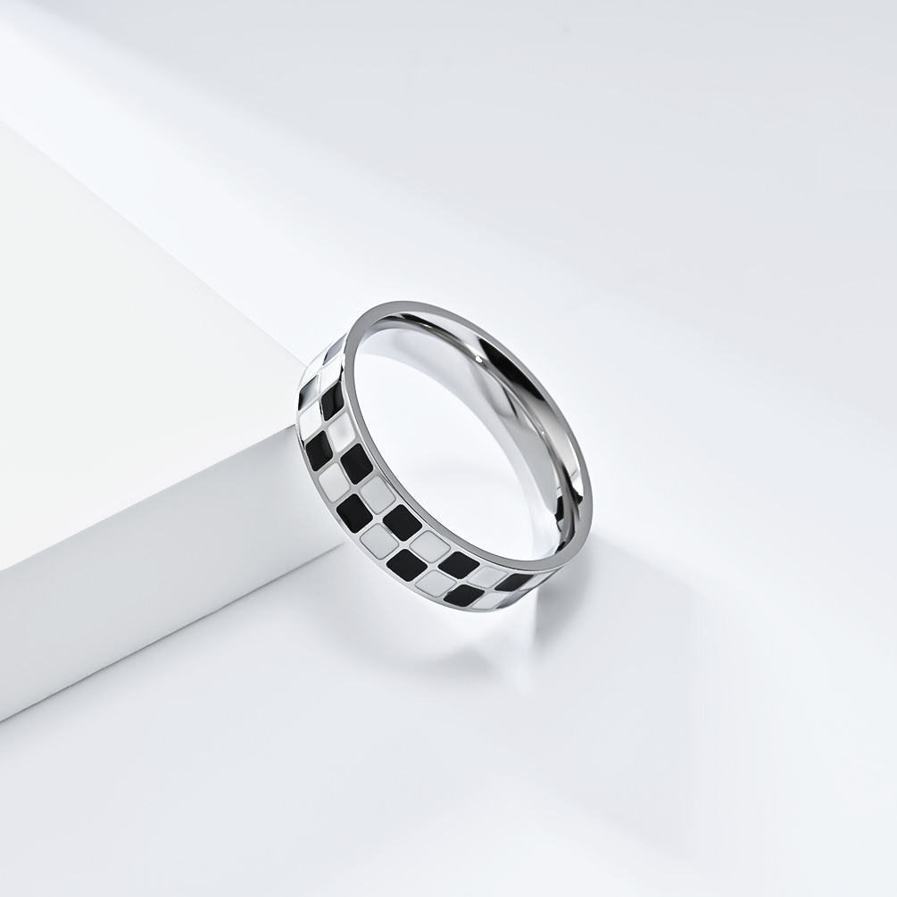 Black and white checkered titanium steel tail ring ring women's square fashion commuting small fragrance accessory