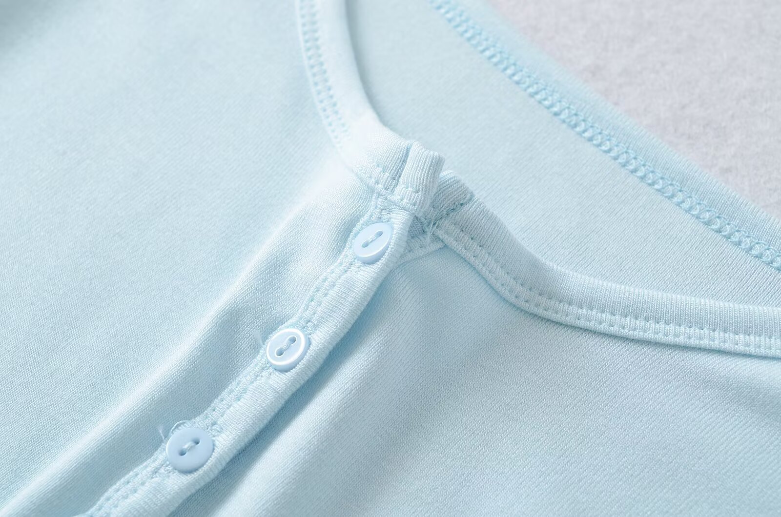 V-Neck Single Row Button Mid-Sleeve T-Shirt
