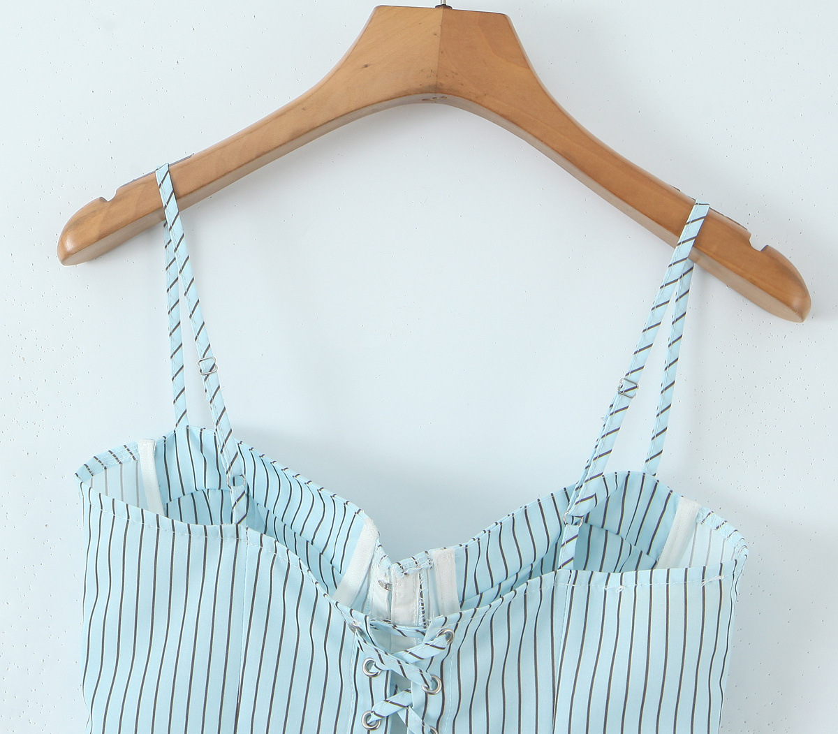Blue striped chest wrapped small camisole vest