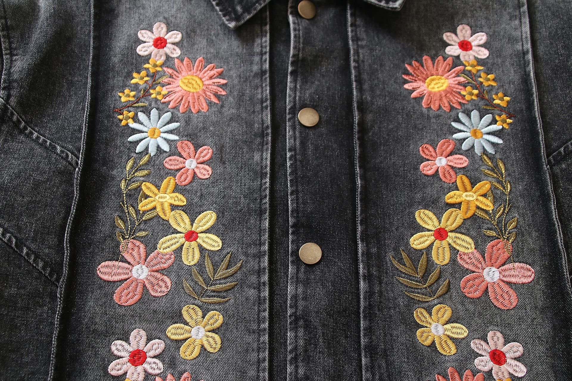 Embroidered Floral Washed Turn-Down Collar