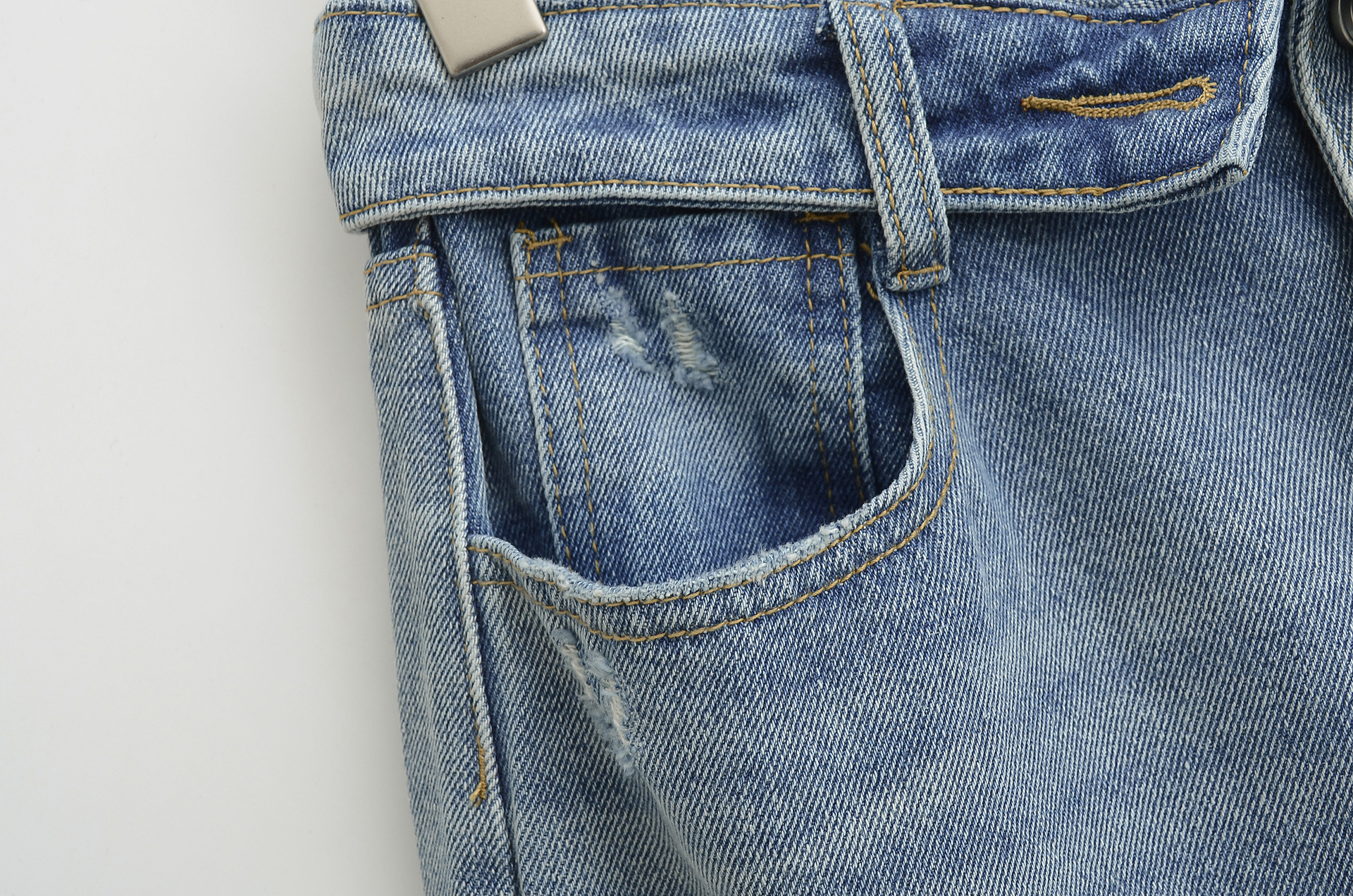 Curled high waisted back pocket wide leg mop jeans