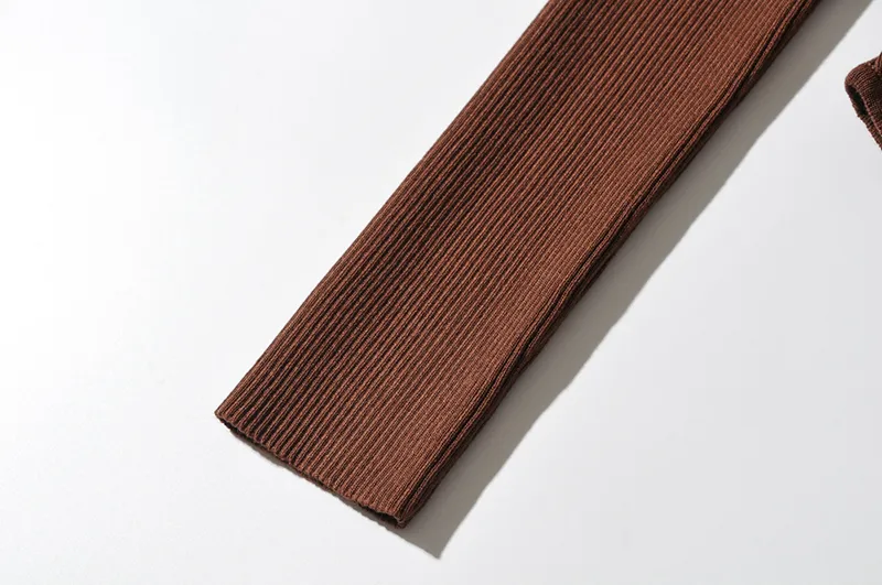 Ladies Cotton Wrist-Length Plunge Snap Stretch-Fitted Body