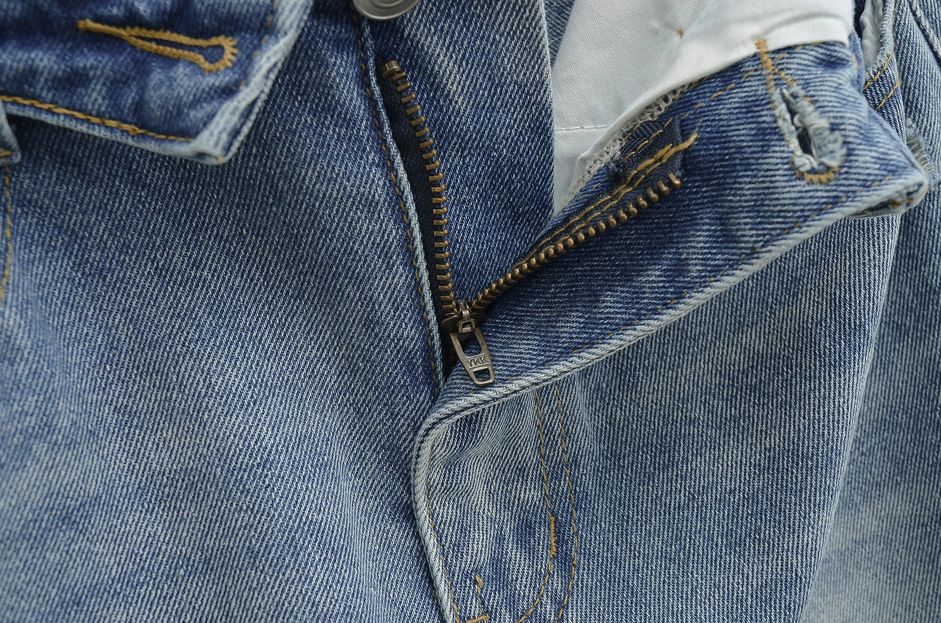 Curled high waisted back pocket wide leg mop jeans