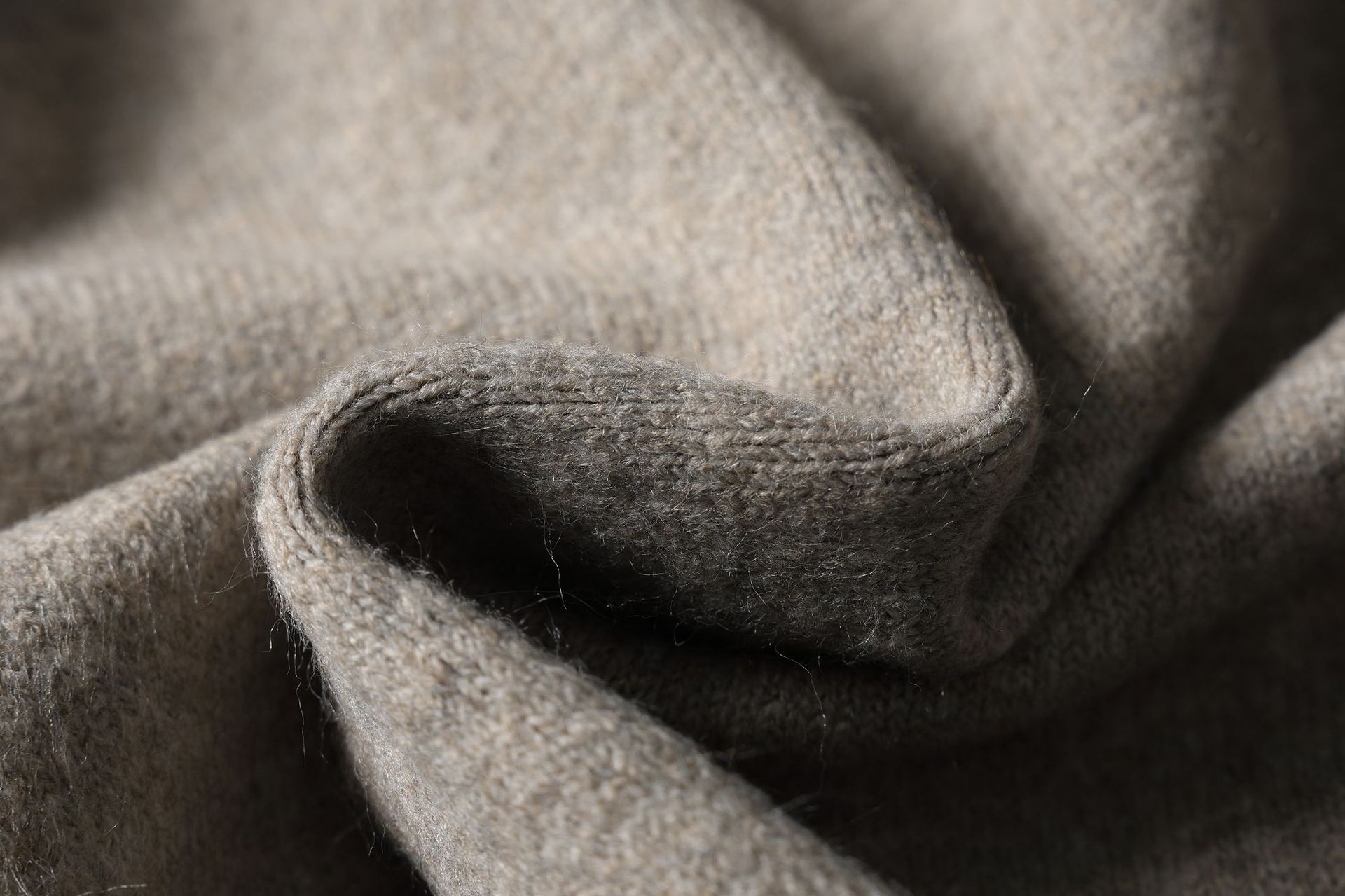 Turtleneck Polyester Blend Sweater For Men