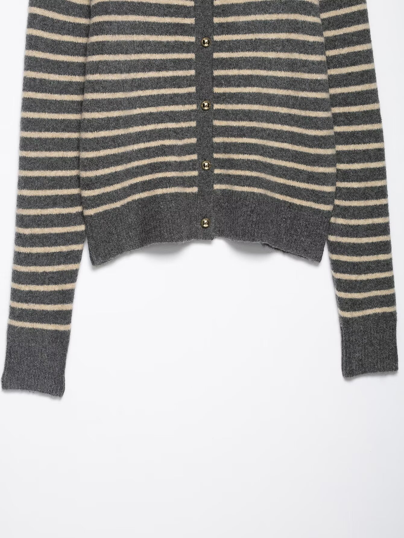 Round neck top with striped knitting