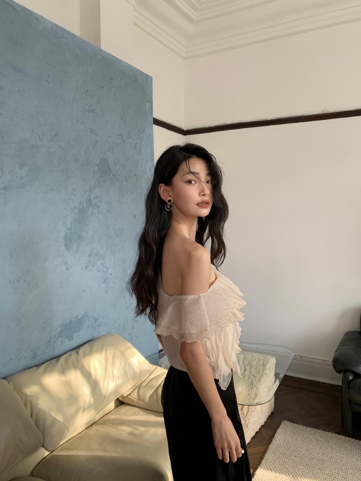 Slim Fit Sleeveless Socialite Diagonal Collar Sweater