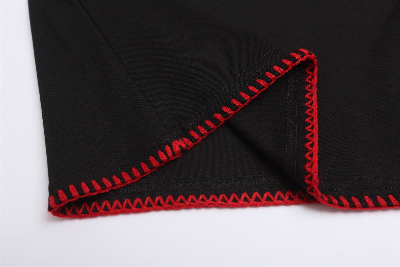 Apple towel embroidered shoulder short sleeved T-shirt for women