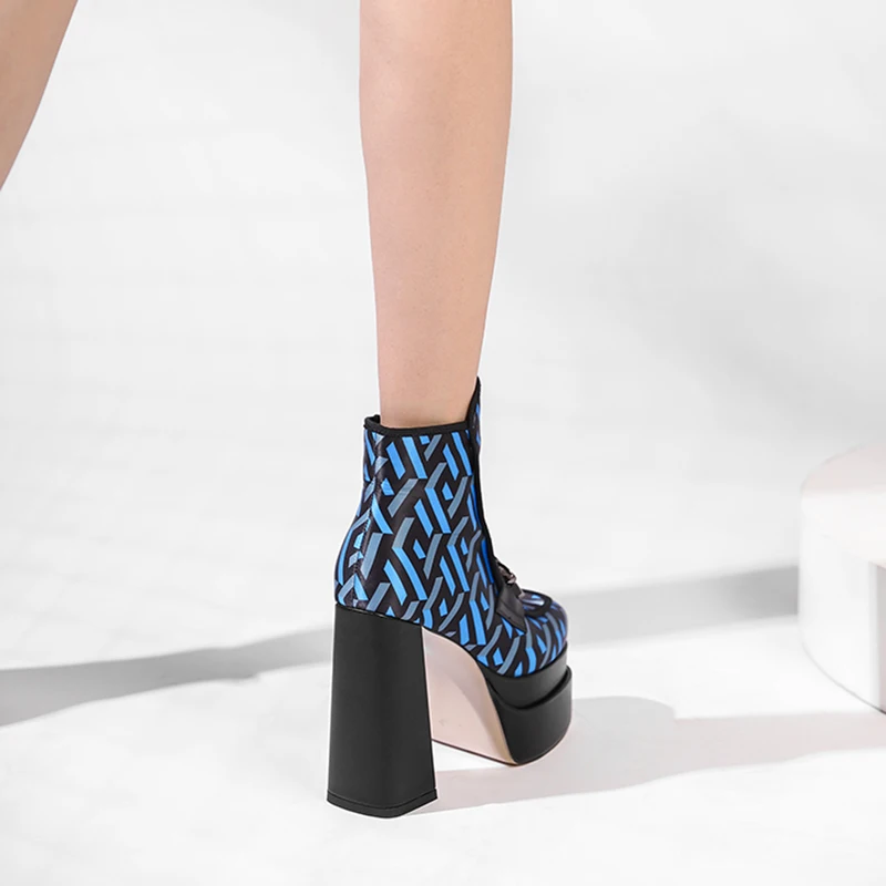 Chunky High Heels New Leather Metal Decor Ankle Boots Fashion Female Square Toe Zipper Platform Short Boots Botas
