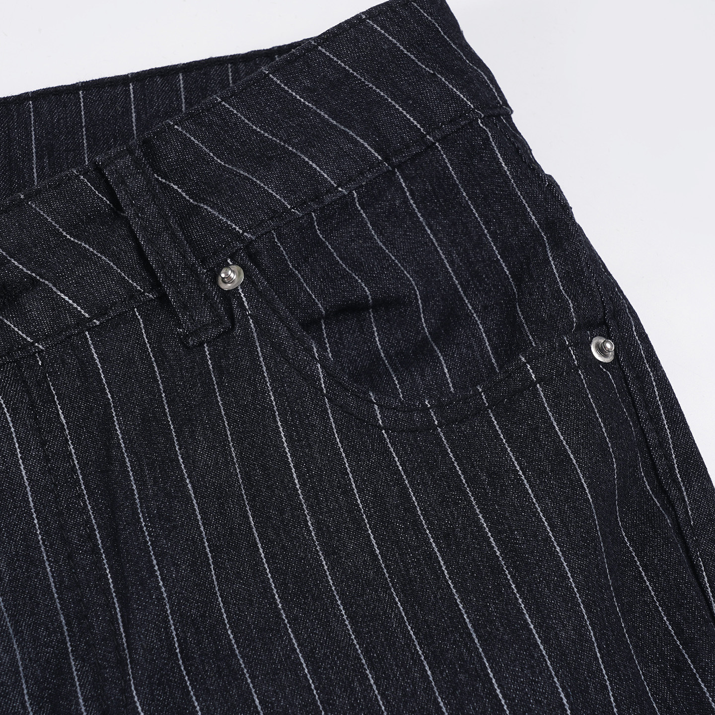 Striped contrasting horn slightly spicy low waist straight leg denim