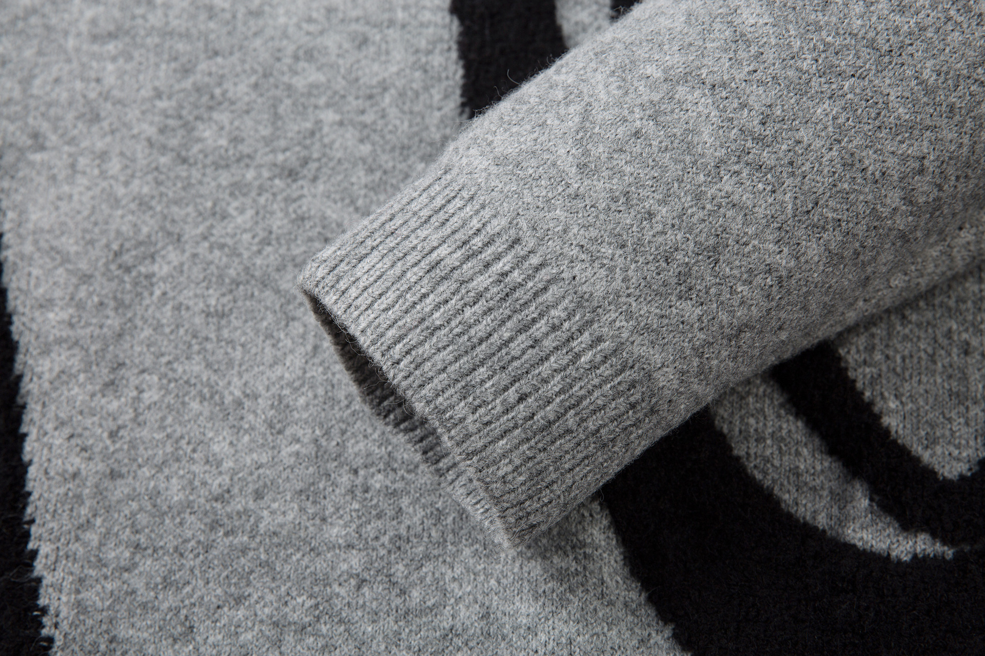 Cotton Blend Retro Two-Tone Plunge Sweater