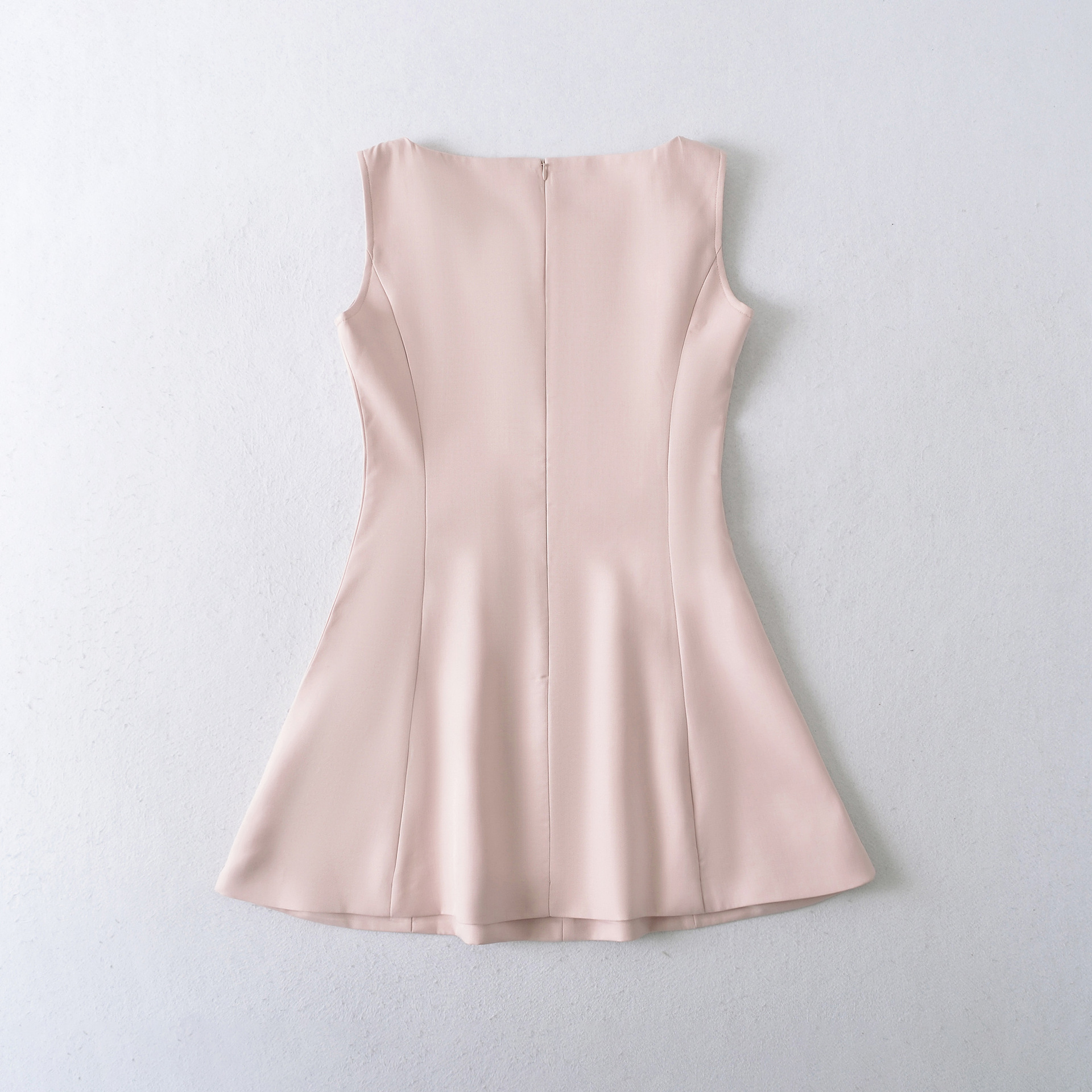 Sleeve-Free Fitted Flared Short Gown