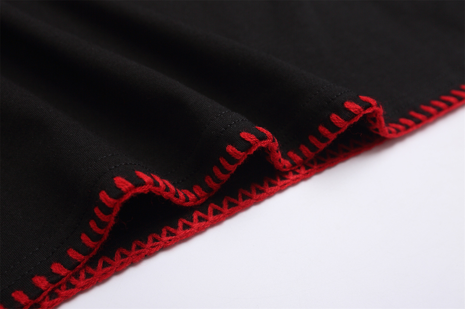 Apple towel embroidered shoulder short sleeved T-shirt for women
