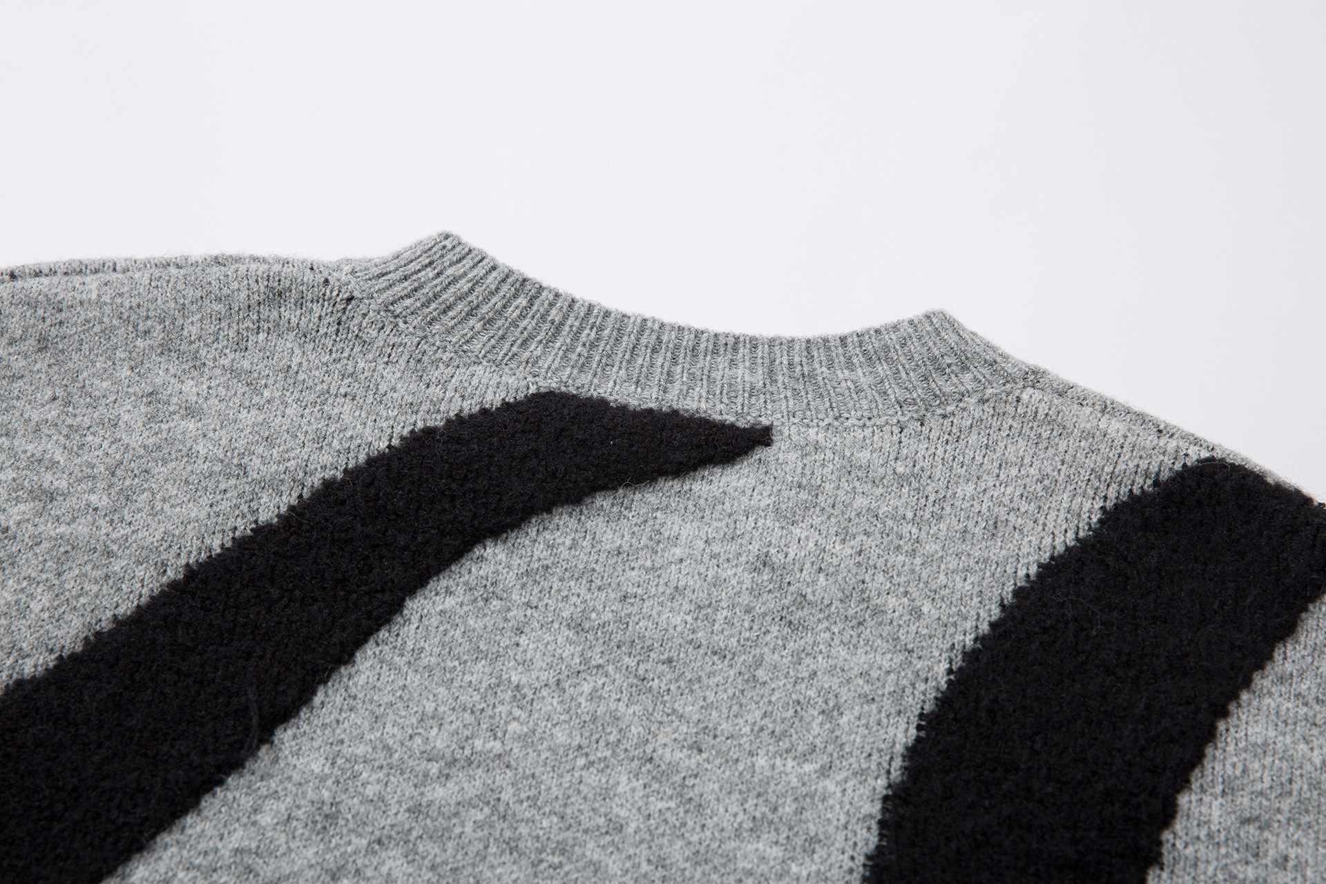 Cotton Blend Retro Two-Tone Plunge Sweater