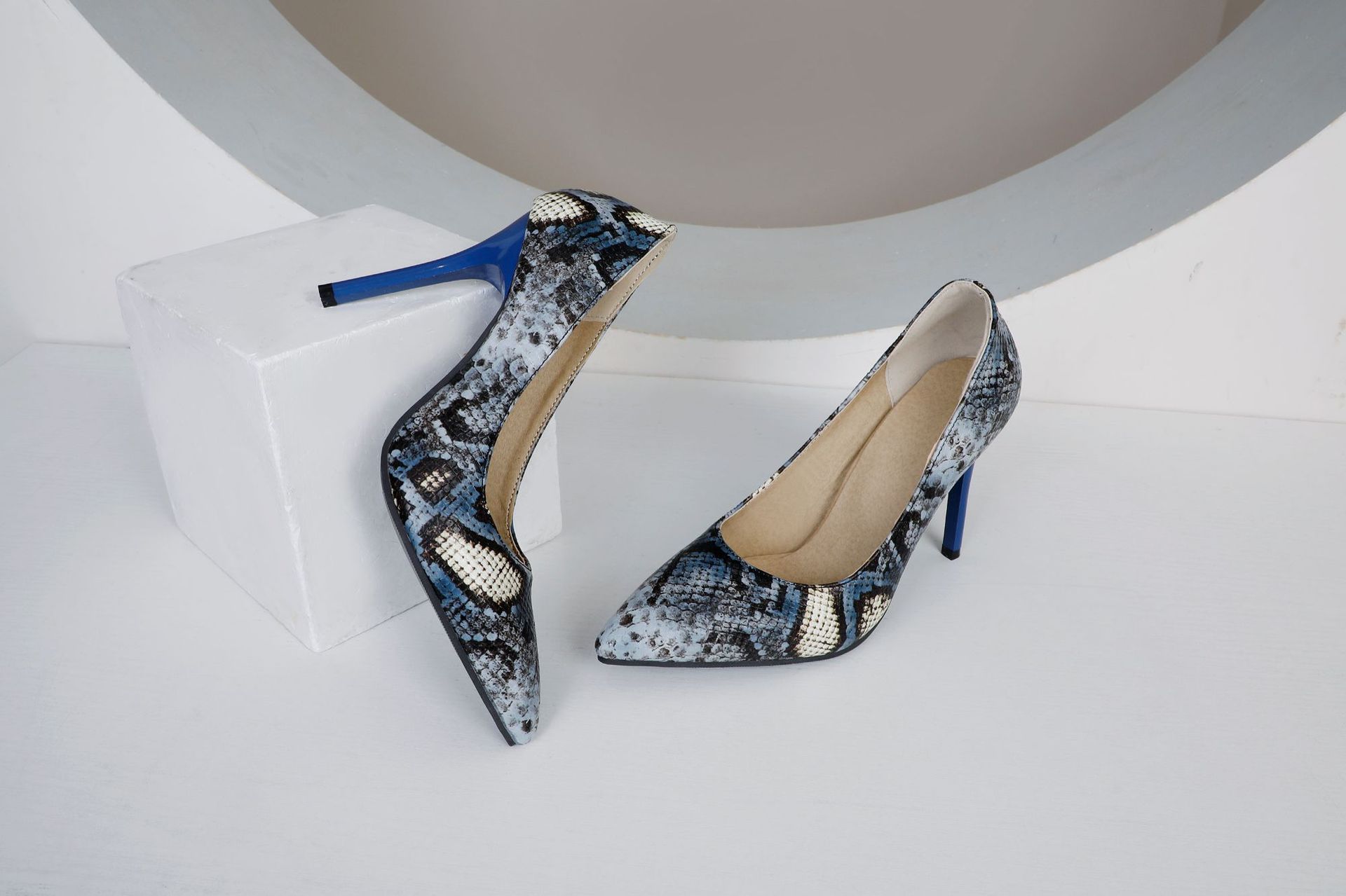 Single shoe shallow mouthed pointed women's high heels, seasonal styles