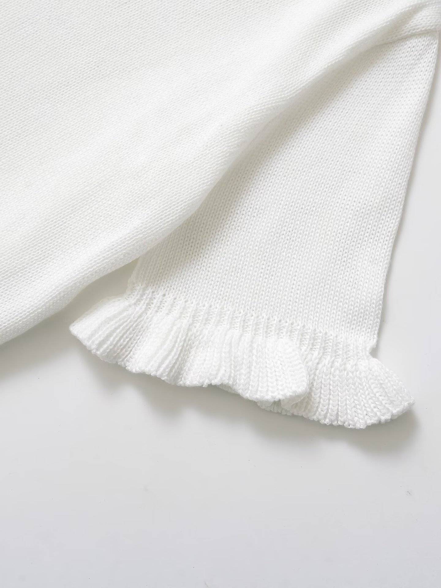 Women's Three-Quarter Sleeve Form-Fitting Shirt