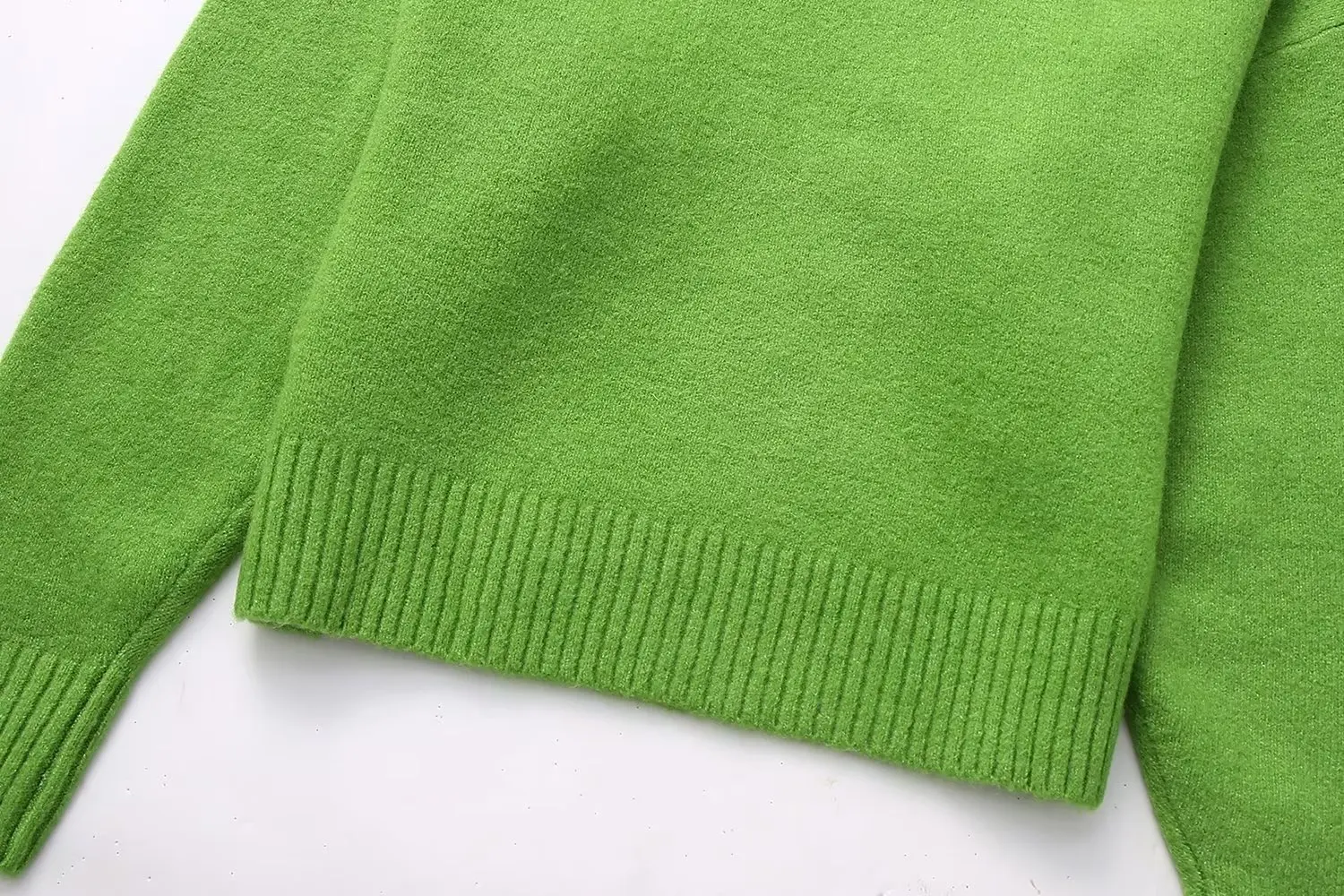 Ladies Olive Mock Neck Cropped Knit Sweater