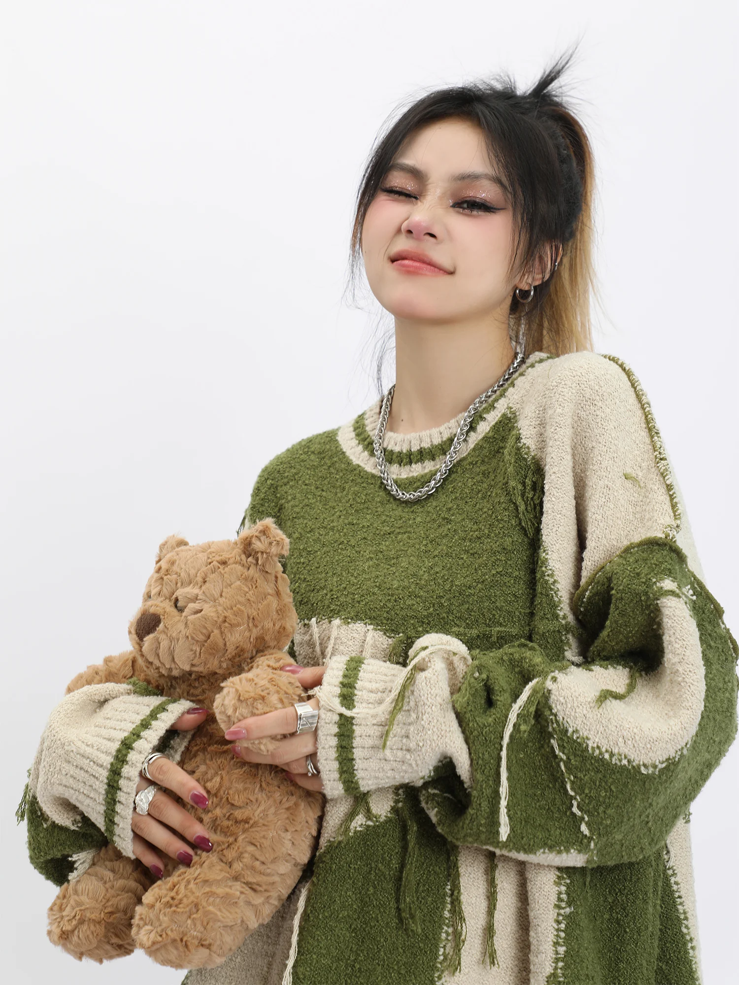 Ladies Long-Sleeved Round Neck Fringe Two-Tone Sweater