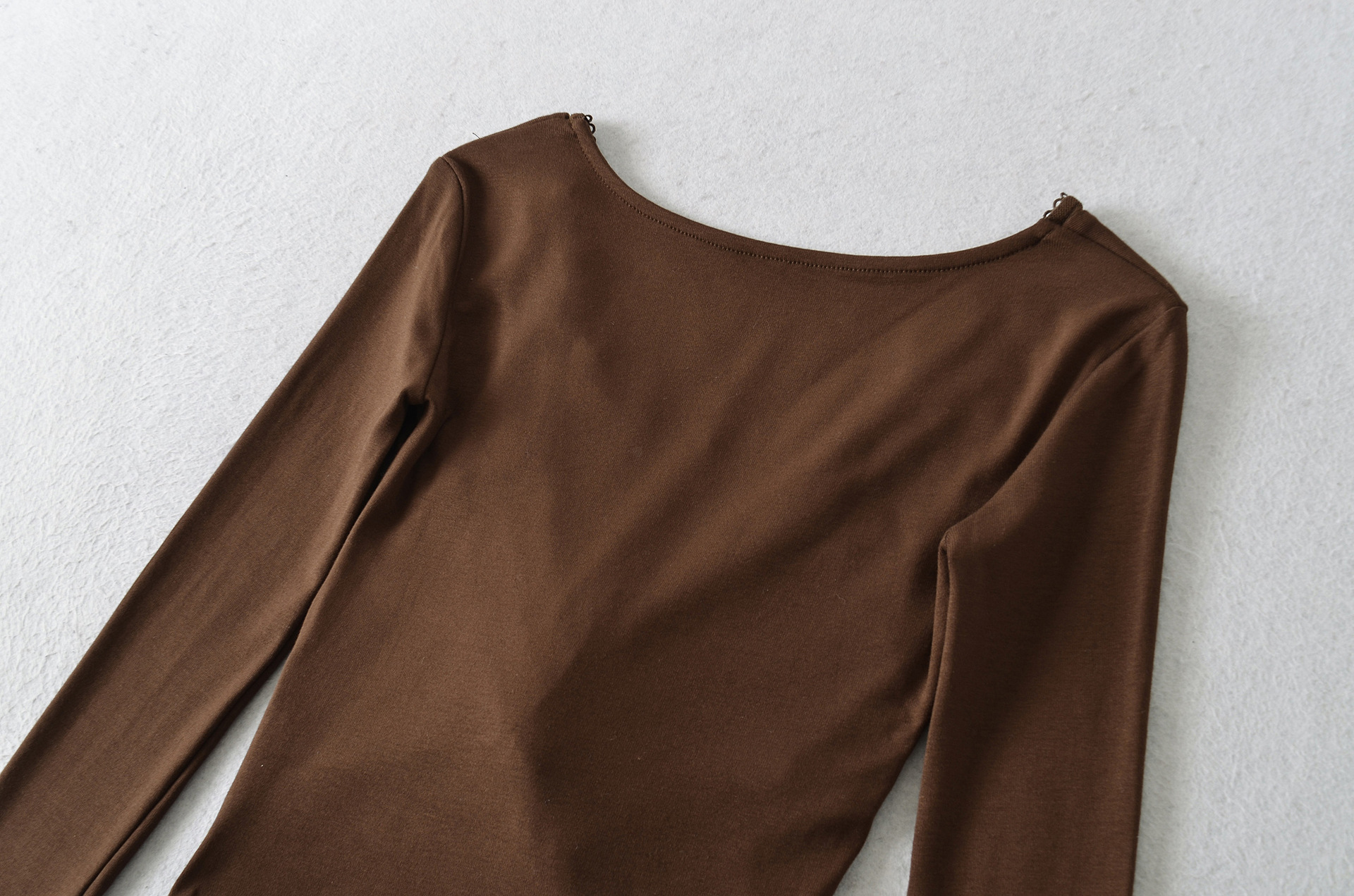 Faux Layered Sheer V-Neck Stretch T-shirt