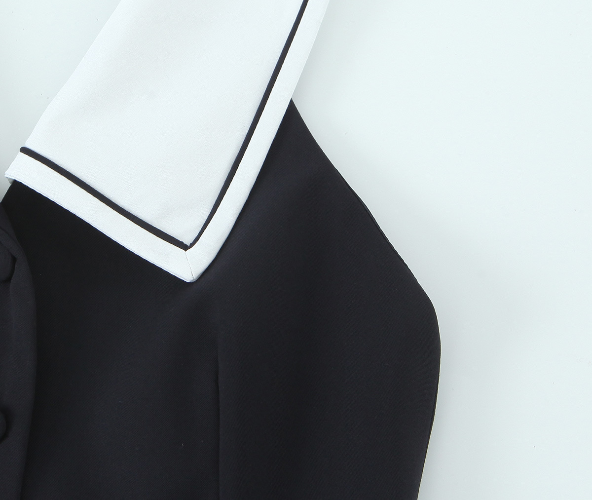 Women's Open Back Contrast Hem Sleeve Free Tee