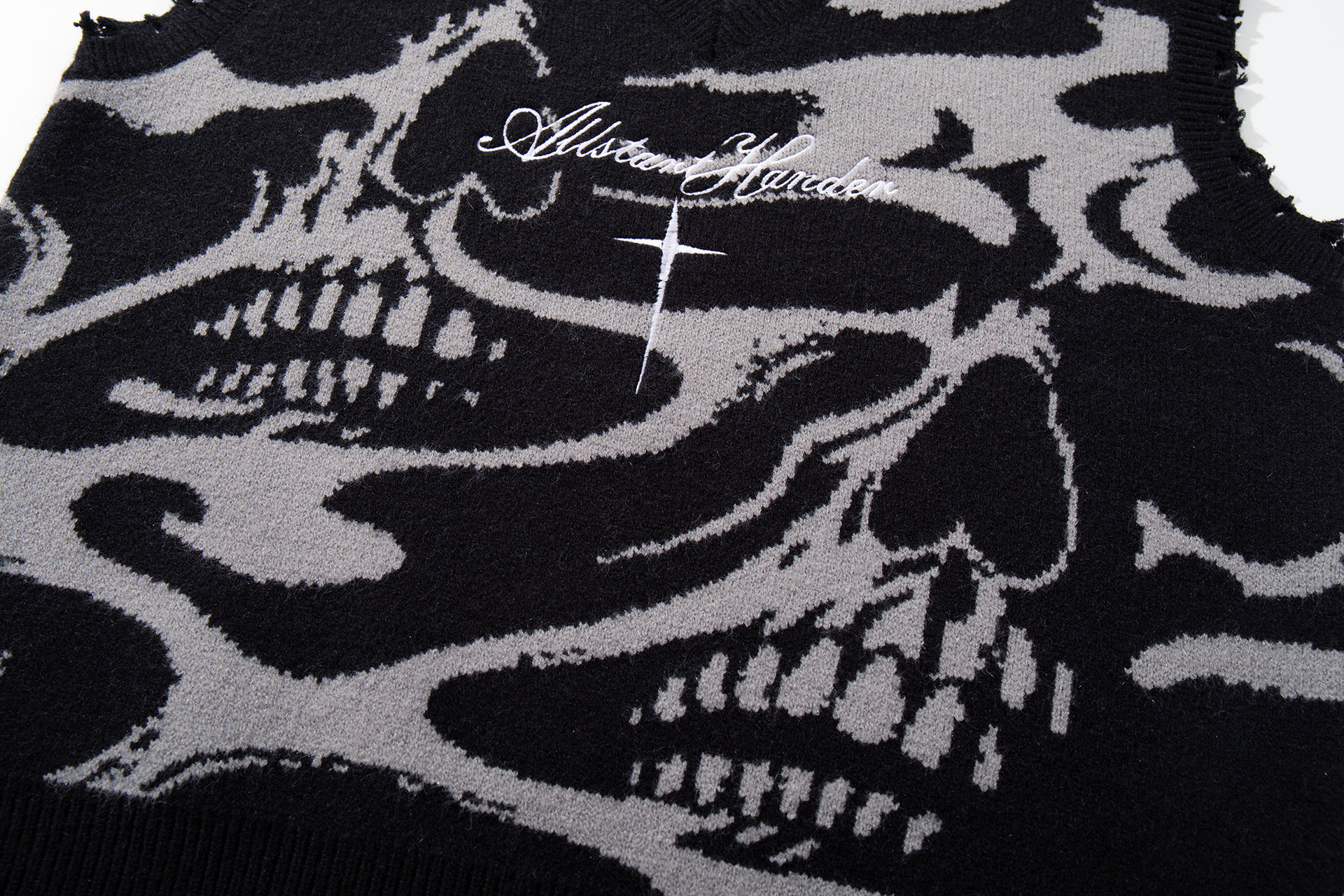 Loose Jacquard Sleeveless Acrylic Sweater