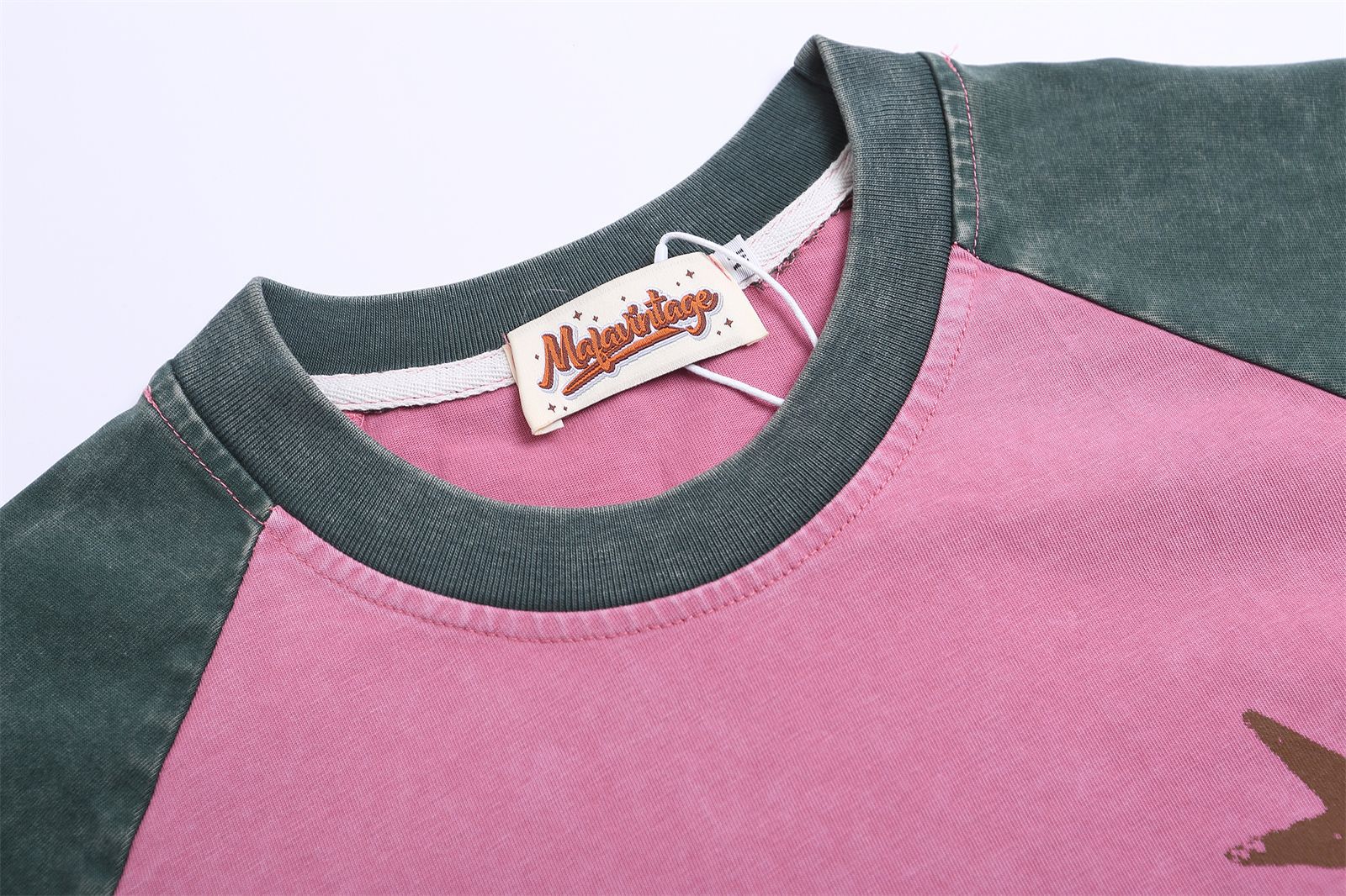 Letter printed contrasting short sleeved T-shirt for men