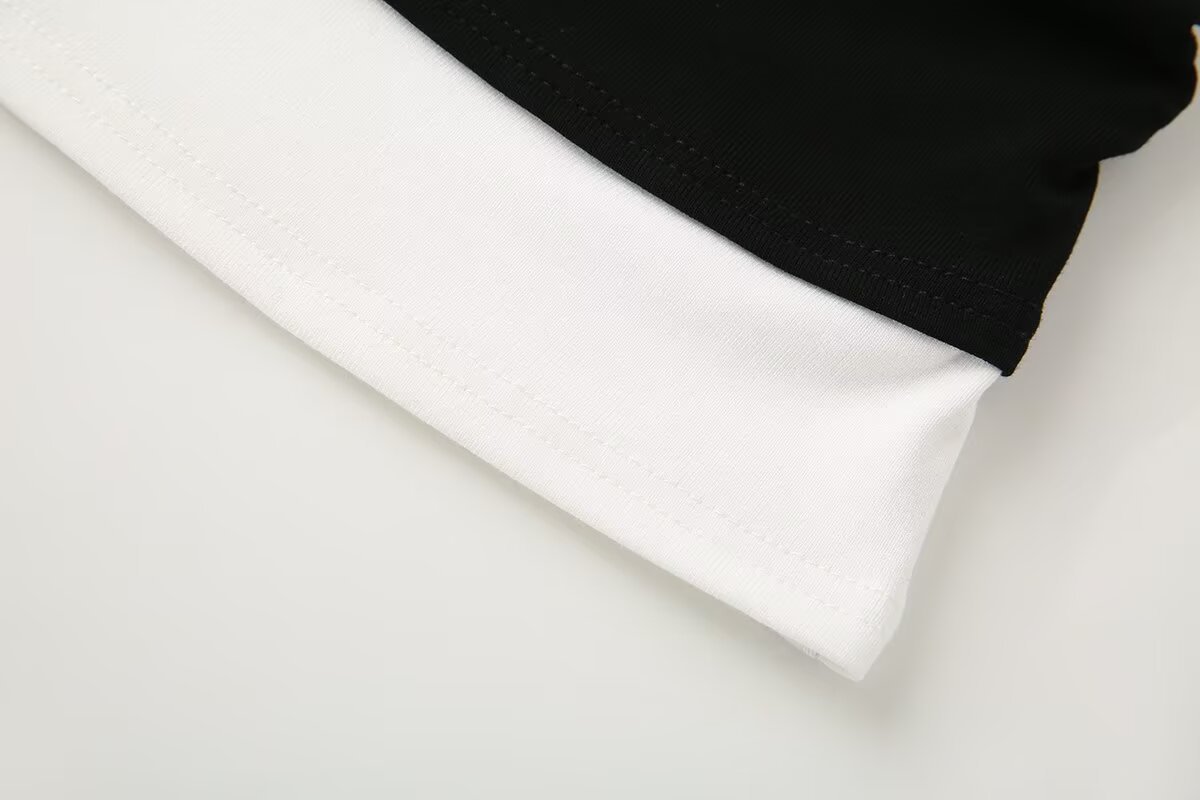 Round neck slim fit short sleeved T-shirt