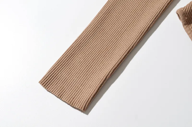 Ladies Cotton Wrist-Length Plunge Snap Stretch-Fitted Body