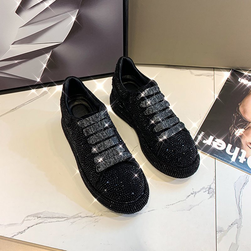 Autumn new full diamond sponge cake thick sole sports and leisure shoes, popular on the internet with leather surface women's single shoe trend
