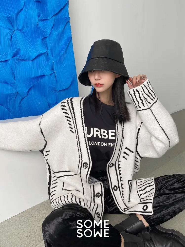 Ladies Oversized Graphic Deep V Acrylic Cardigan