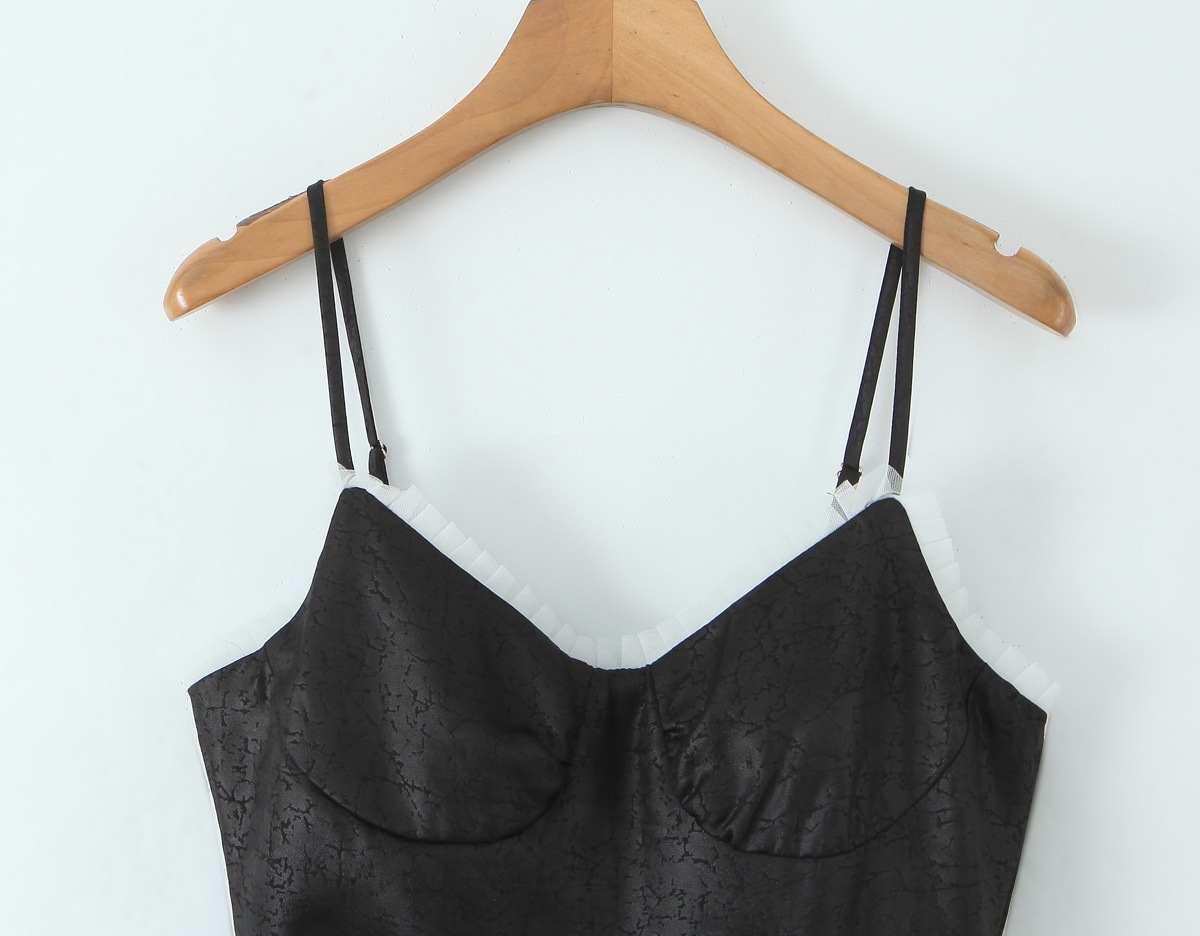 V-neck Color-blocked Design Chest-exposing Waist-cinching Figure-flattering Short Dress