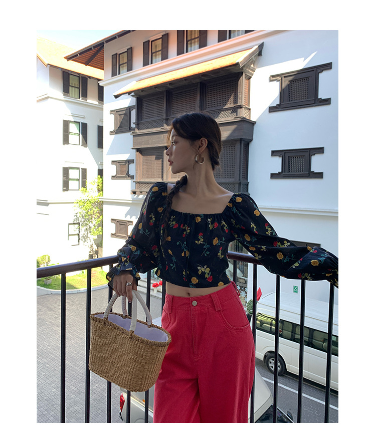 U-Neck Breezy Fragmented Blossom Body-Hugging Cropped Top