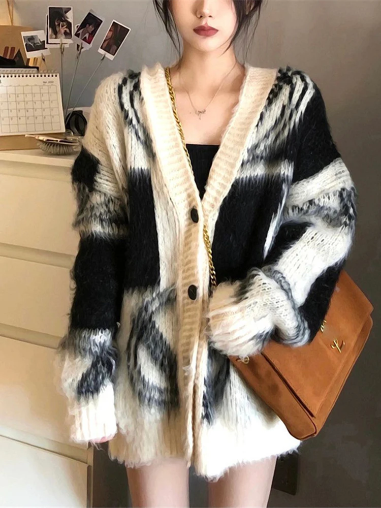 Ladies Oversized Two-Tone Button-Front Cardigan