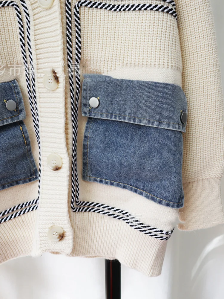 Retro Vee Collar Jean Pieced Knit Full-Sleeved Cardigan