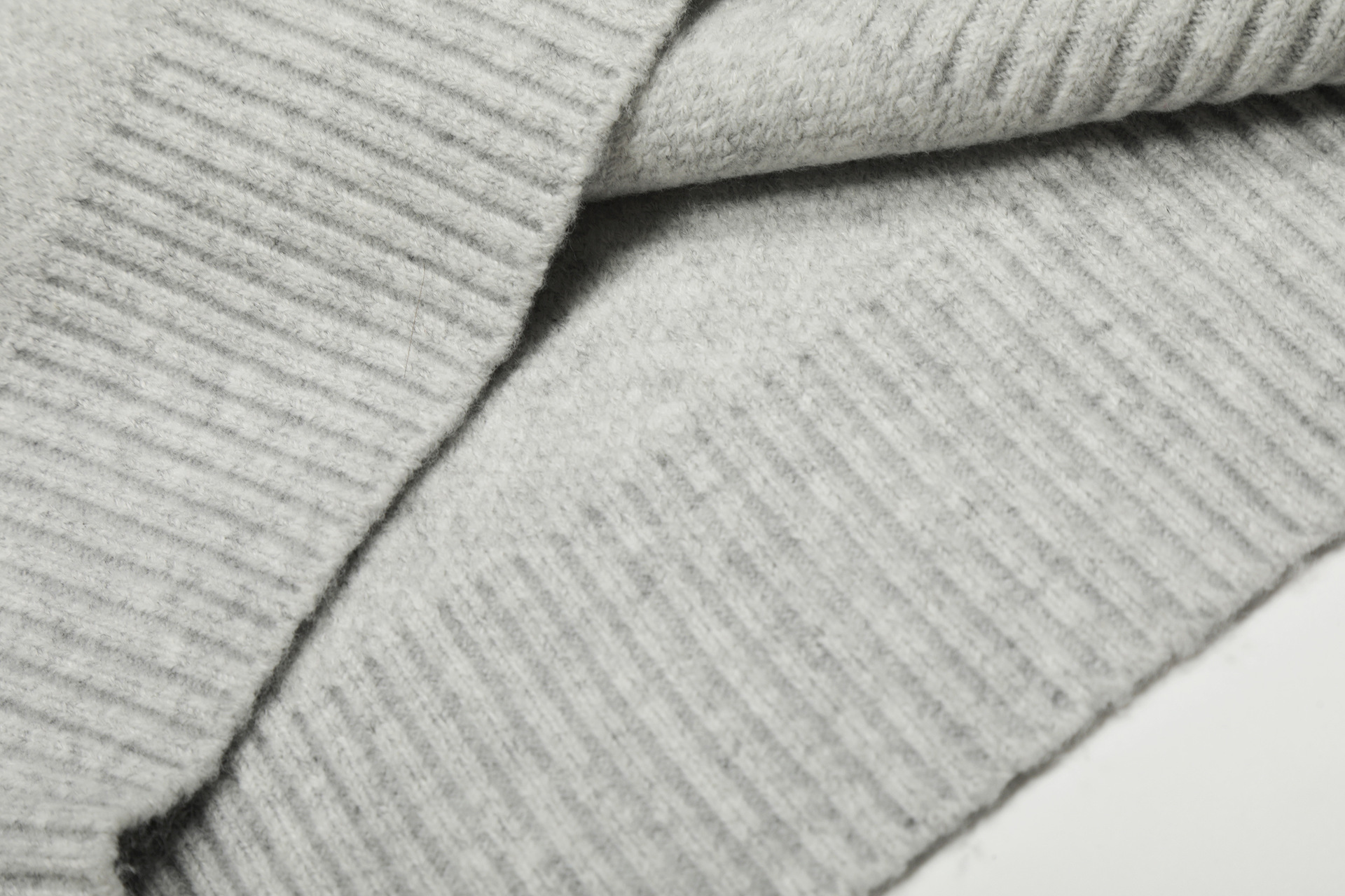 Gender-Neutral Mock Collar Oversized Two-Tone Long Sleeve Sweater