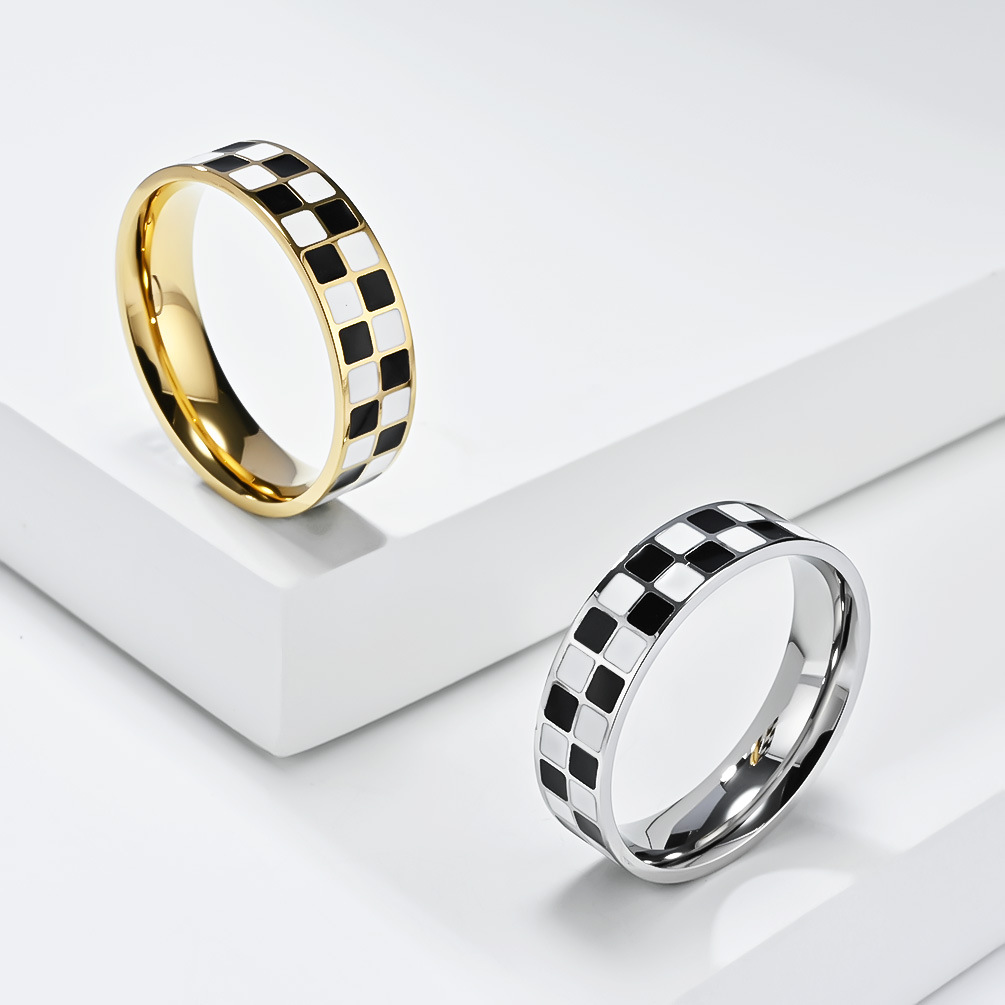 Black and white checkered titanium steel tail ring ring women's square fashion commuting small fragrance accessory