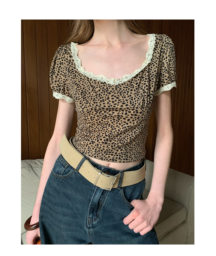 Sleek Vintage Animal Pattern Angular Collar Tee