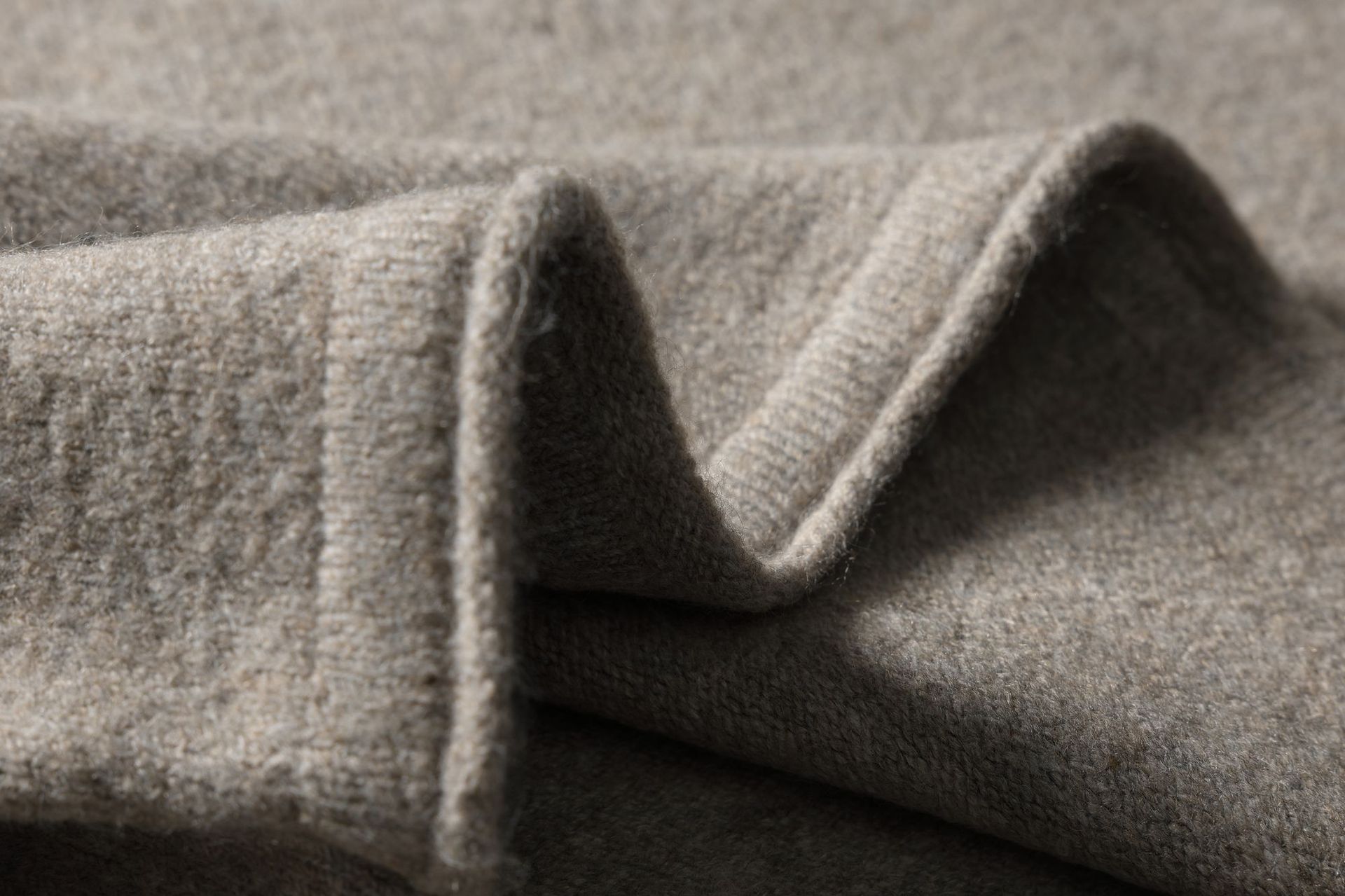 Turtleneck Polyester Blend Sweater For Men