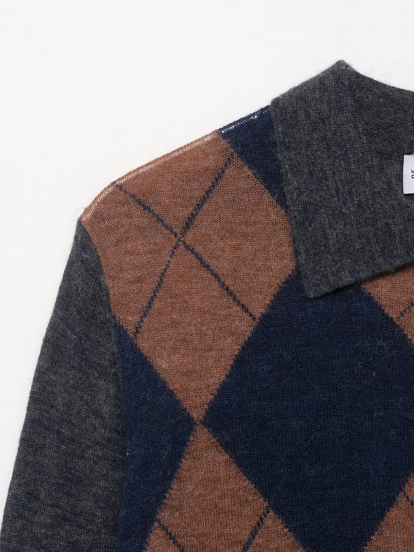Ladies Polyester Argyle Front Closure Sweater