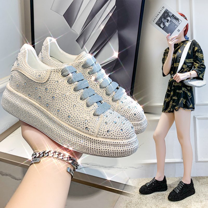 Autumn new full diamond sponge cake thick sole sports and leisure shoes, popular on the internet with leather surface women's single shoe trend