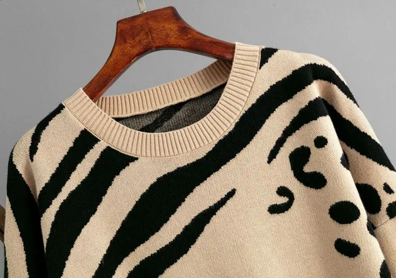 Woman's Animal Print Viscose Sweater
