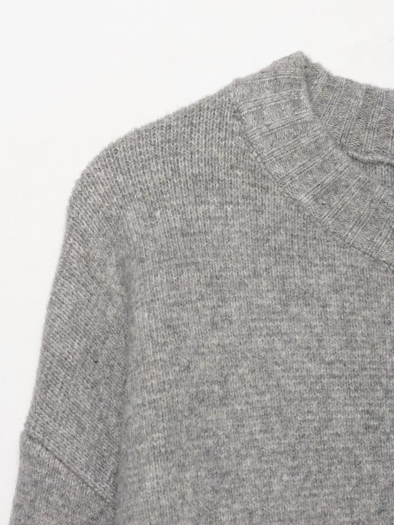 Ladies Charcoal Polyester Button-Front Full-Length Sleeve Sweater