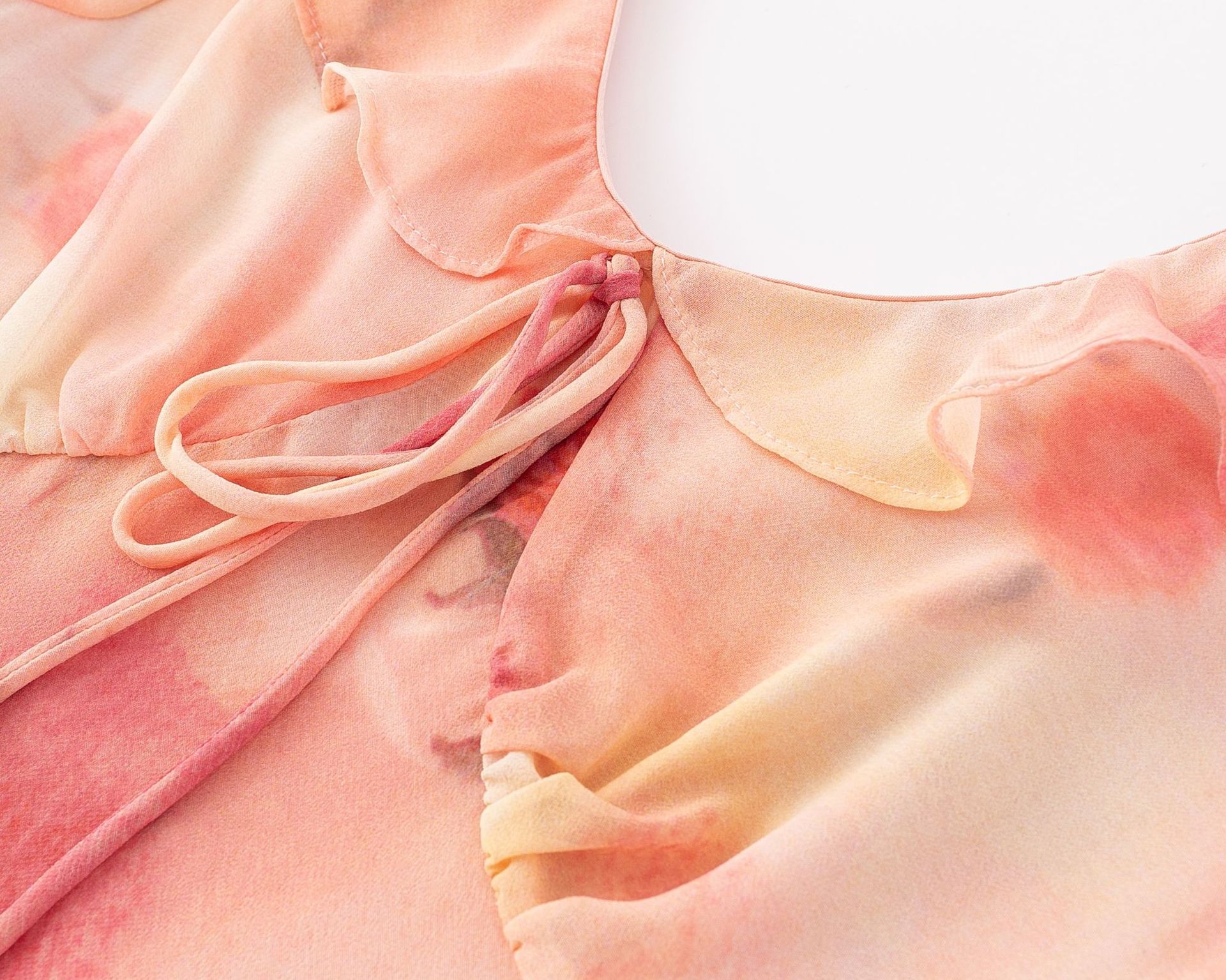 Floral waist cinching dress