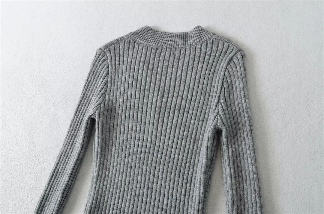 Plain Ladies Deep V Body-Hugging Knitted Sweater